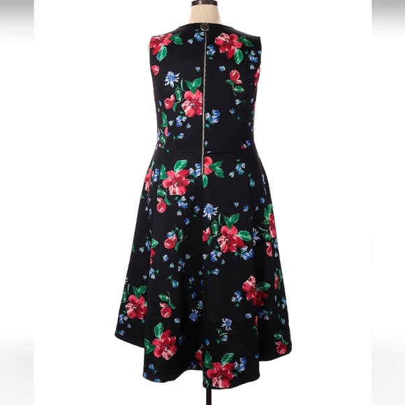 Beautiful NWOT Calvin Klein Floral Dress - Picture 2 of 3
